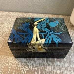 Vintage Black Lacquer Jewelry Trinket Hinged Box Mother Of Pearl